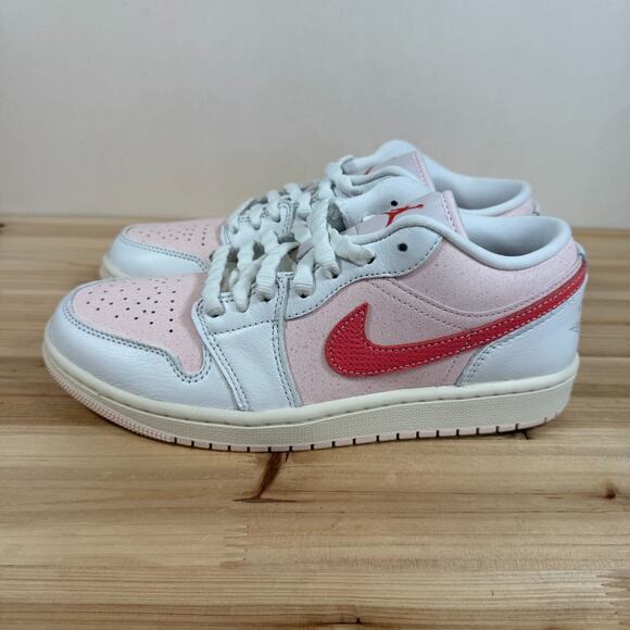 Air Jordan 1 Low SE shoes Strawberry Milkshake IB8156-133 Women\'s 8.5 White Pink main image 12